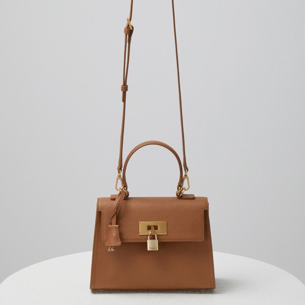 NWT COURONNE Stephanie Classic Brown Tote 24 Bag - Picture 2 of 11